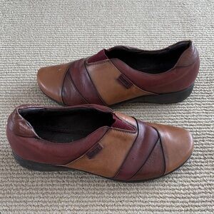 Pikolinos  Two-Tone Leather Slip-Ons in Brown and Burgundy Women’s Size 8.5